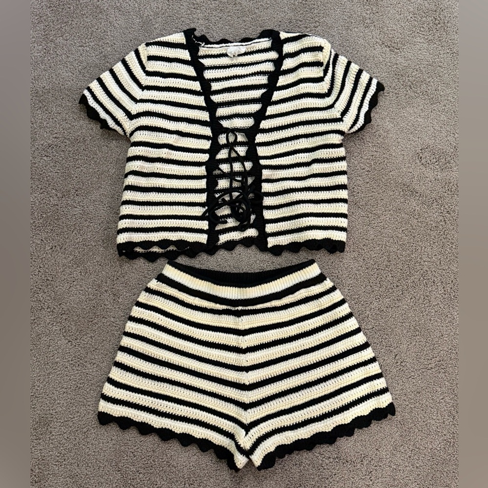 Striped Black and White Knit Set. S